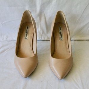 Karl Lagerfeld Royale Pump in Nude